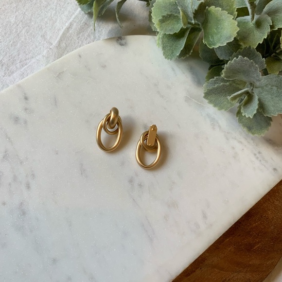 The Kaia - Layered Gold Hoops - Picture 4 of 6